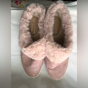 Lauren Conrad Light Pinkish Tan Suede Indoor/Outdoor Faux Fur Mules Size 6.5